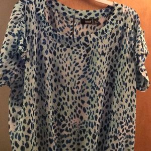 Short sleeve blouse